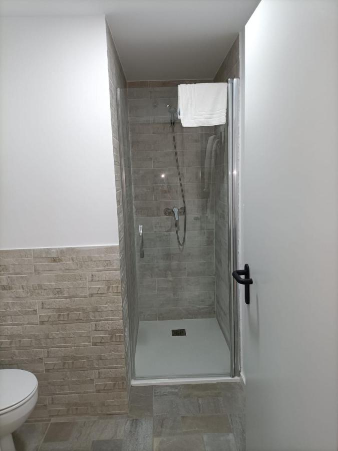 Hostal Las Encinas Villaviciosa de Odón Esterno foto