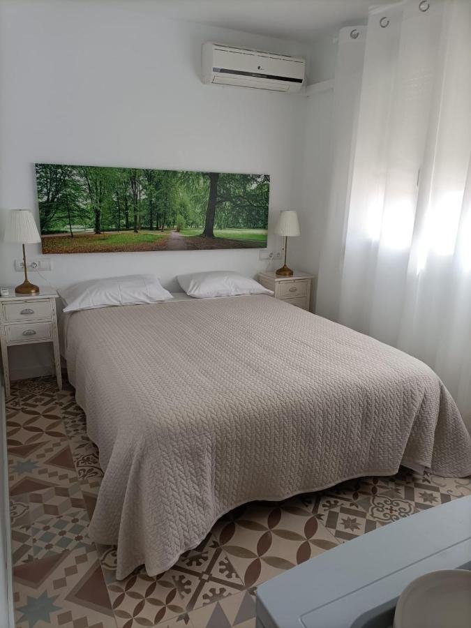 Hostal Las Encinas Villaviciosa de Odón Esterno foto