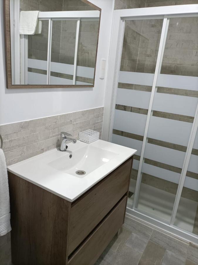 Hostal Las Encinas Villaviciosa de Odón Esterno foto