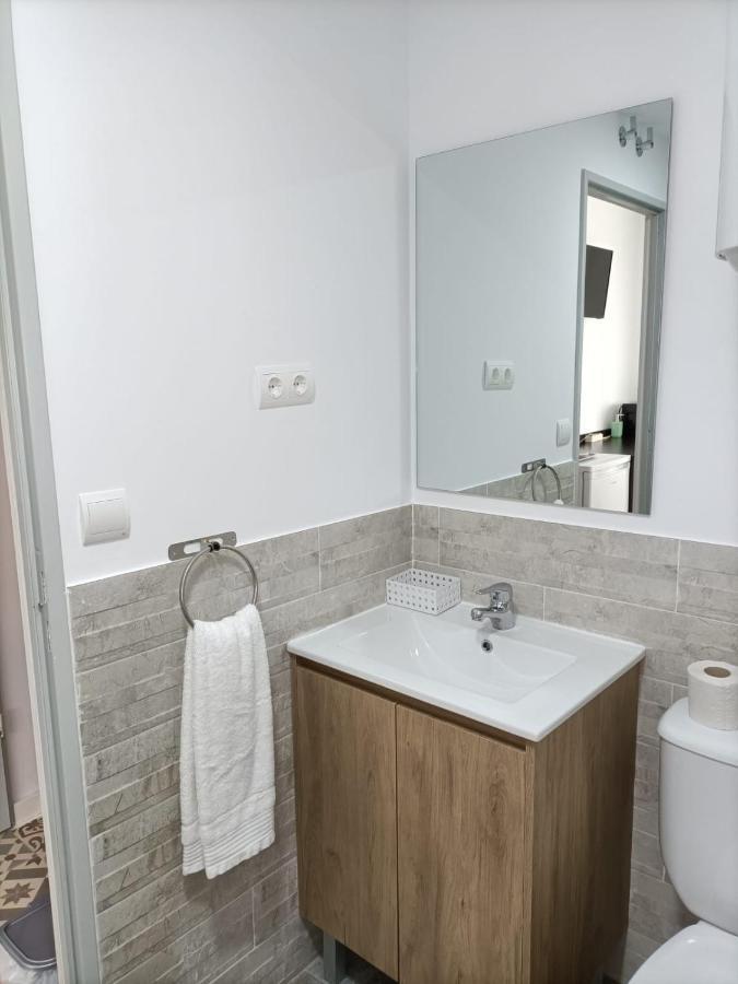 Hostal Las Encinas Villaviciosa de Odón Esterno foto