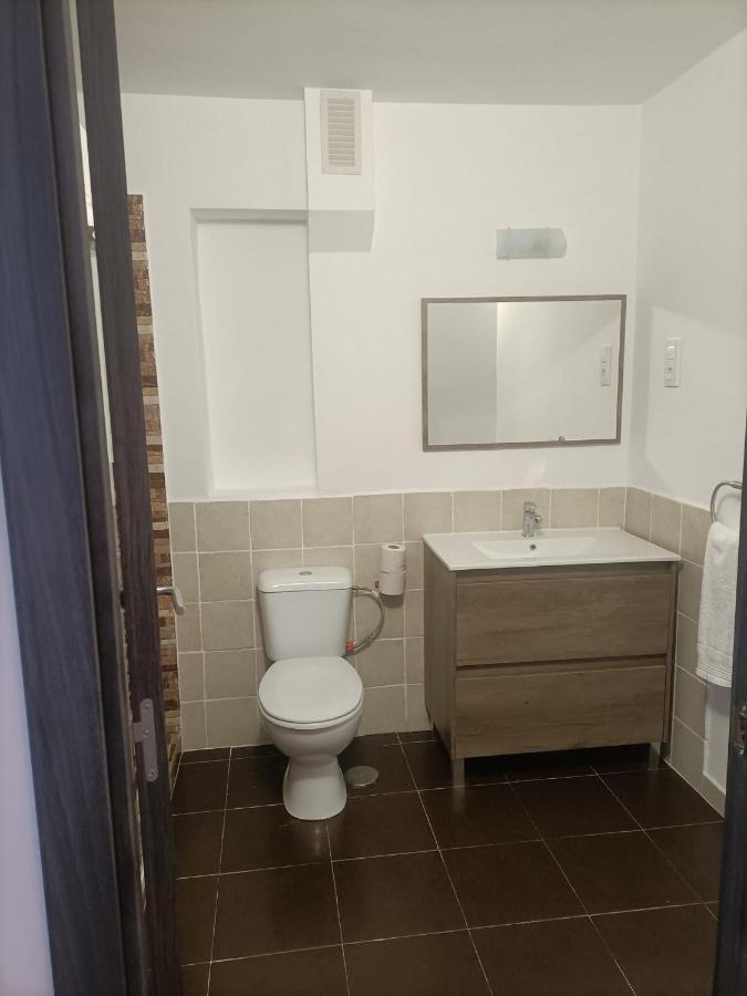 Hostal Las Encinas Villaviciosa de Odón Esterno foto