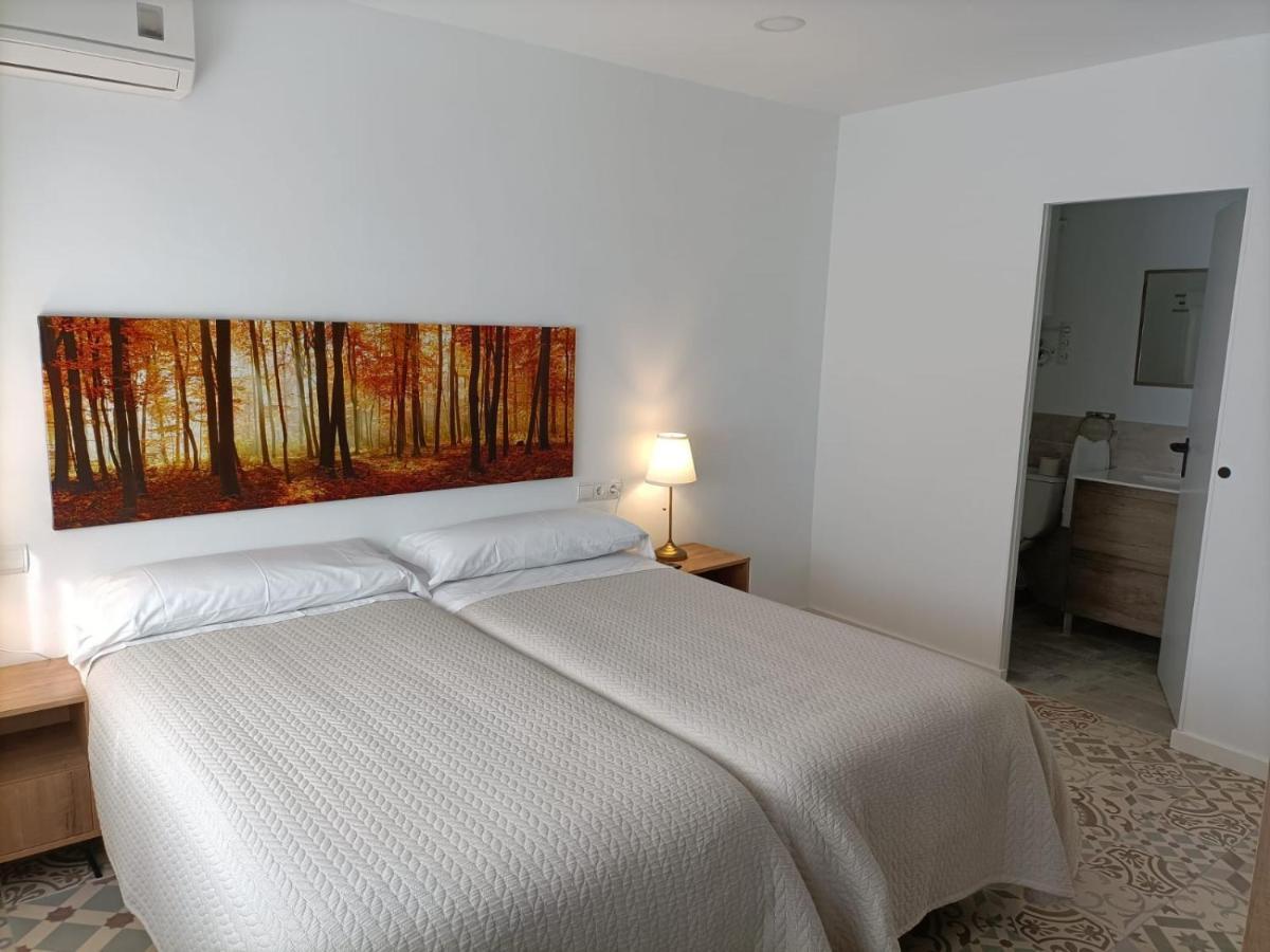 Hostal Las Encinas Villaviciosa de Odón Esterno foto
